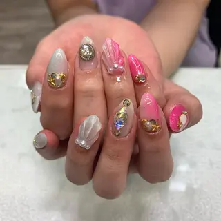 セミロング カラー パーマ ヘアアレンジ メンズ キッズ ネイル マツエク・マツパ アイブロウ 今福鶴見ネイル 8(エイト)のネイルデザイン
