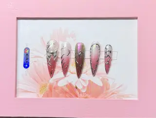 ネイル KIRA LILYのネイルデザイン
