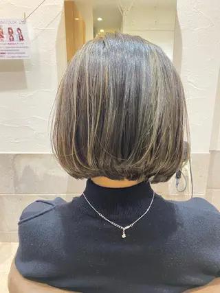 ショート カラー 辻出 綾弥のヘアスタイル