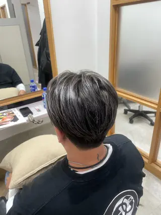 ミディアム BLEACH 🟥 PERM 天神🏆のヘアスタイル