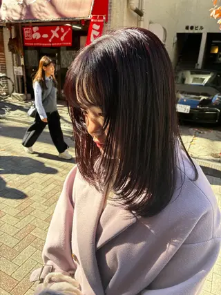 ミディアム カラー 佐藤 芽衣のヘアスタイル