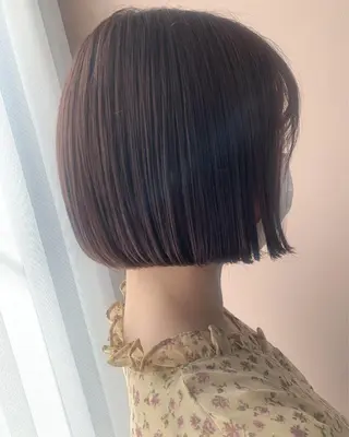 ショート カラー hubhair レイヤー/透明感のヘアスタイル