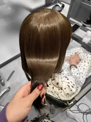 カラー 奥山 みのりのヘアスタイル