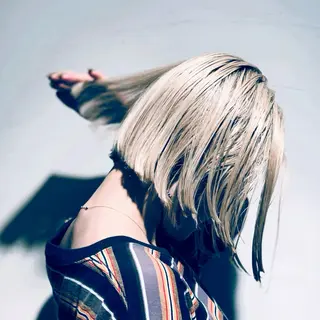ショート カラー ヤノ ナオミのヘアスタイル