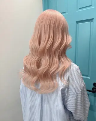 セミロング カラー ヘアアレンジ ハイトーン特化🤍 浦住のヘアスタイル