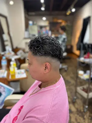 カラー パーマ メンズ 生駒のパーマ達人 FEELけんけんのヘアスタイル