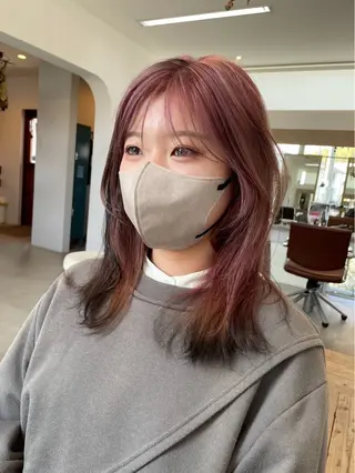 セミロング カラー 綿貫 美雪のヘアスタイル
