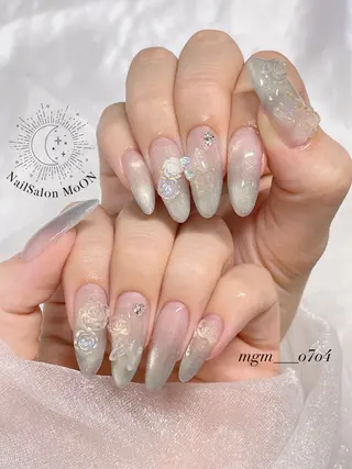 MoON...❤︎ MeGuのネイルデザイン