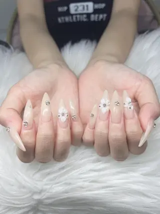 ネイル Lee Nailsのネイルデザイン