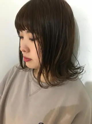 カラー 💓パーマ，💗 レイヤーカットのヘアスタイル