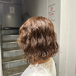 ミディアム パーマ 新屋敷 拓大のヘアスタイル