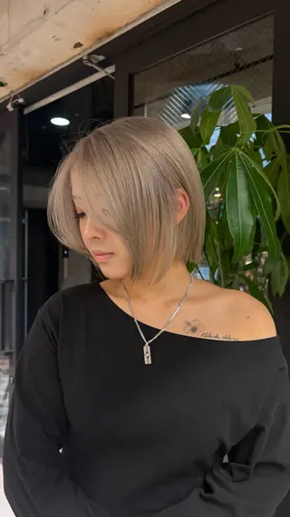 ショート カラー KAEDE🌺Wカ ラー/ホワイトカラーのヘアスタイル