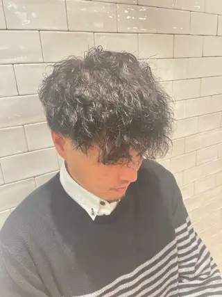 パーマ メンズ emi/髪質改善/ 韓国風/艶カラーのヘアスタイル