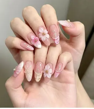ネイル 佐田 美香のネイルデザイン
