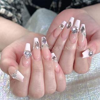 ネイル Queens テイのネイルデザイン