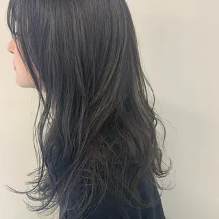 ロング カラー 石井 静のヘアスタイル