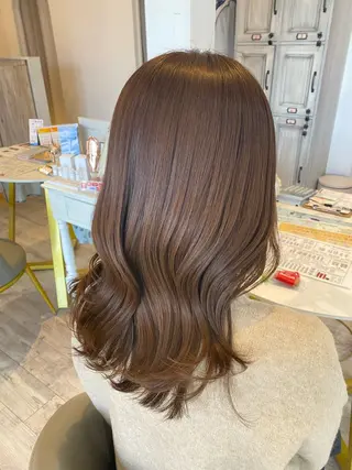 セミロング かまだ しおりのヘアスタイル