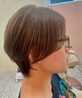 ショート 中村拓磨 明るい白髪染めのヘアスタイル