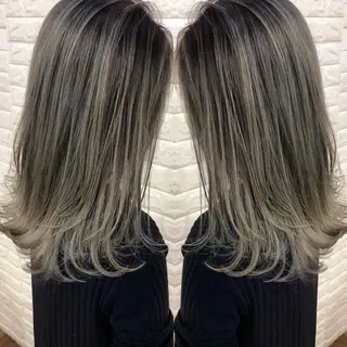 セミロング カラー famille ファミーユのヘアスタイル