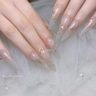 ネイル Queens テイのネイルデザイン