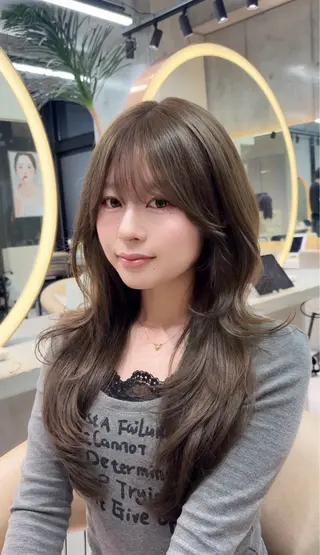 カラー Rio /ハイトーン /艶カラーのヘアスタイル