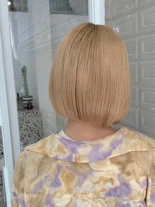 ショート カラー wakana/ 柔らかベージュカラーのヘアスタイル