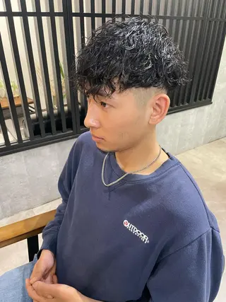 ショート パーマ メンズ 勝毛 広貴のヘアスタイル