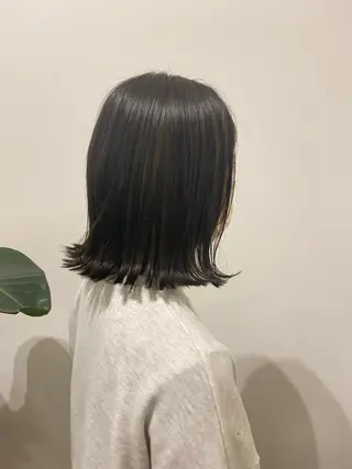 ミディアム カラー 大久保 梨音のヘアスタイル