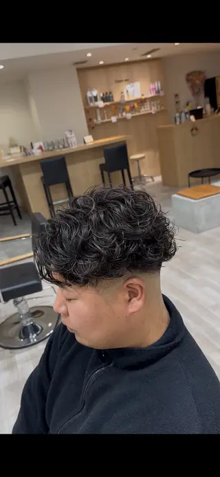 パーマ メンズ ツイスパ/フェード /辻諒哉のヘアスタイル