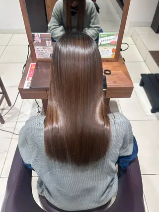 セミロング 曽根 玲奈のヘアスタイル
