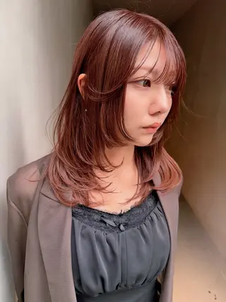 ミディアム カラー AiM 大名 似合わせカットのヘアスタイル