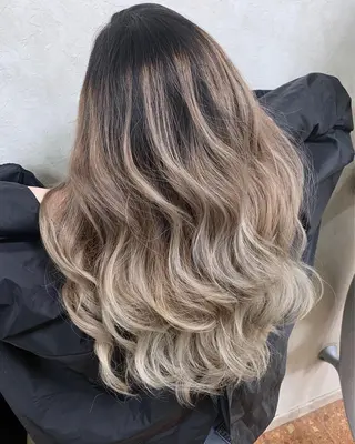 セミロング 穐田 司樹のヘアスタイル