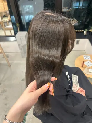 ロング SiLO Yukinaのヘアスタイル