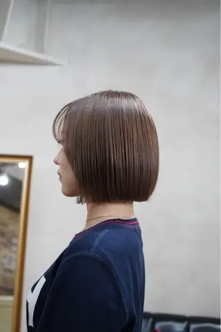 ショート レイヤーカット/ 艶カラー/みらいのヘアスタイル