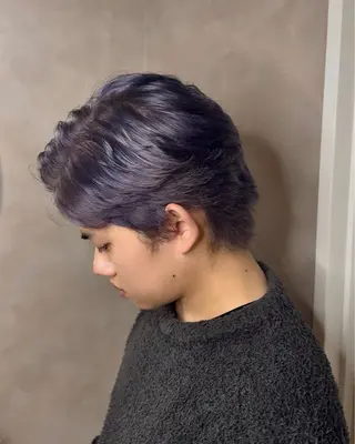 ショート カラー Hinako🦋 ブリーチカラーのヘアスタイル