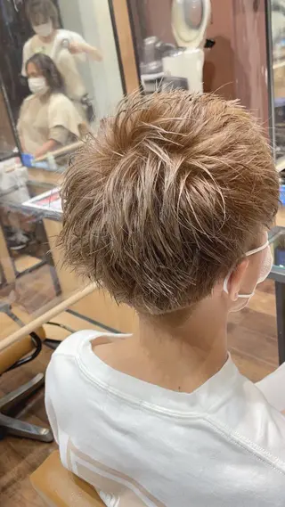 ショート カラー 🍀小顔ショート🍀 有賀祐貴のヘアスタイル