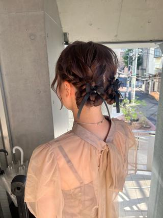 ミディアム ヘアアレンジ ミルクティーベージュ ブリーチ 店長 清水のヘアスタイル