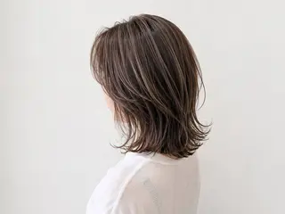 ミディアム 艶髪⭐️白髪ぼかし ⭐️田玉裕樹のヘアスタイル