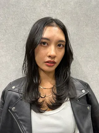 ミディアム 巻ける髪質改善🫧ハ イライト/永田汰伊智のヘアスタイル