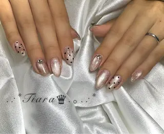 ネイル Tiara♛ティアラ 磯田くるみのネイルデザイン