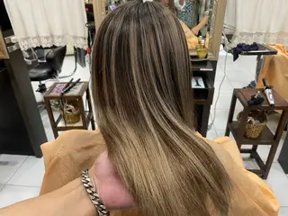 セミロング カラー グレージュ達人/赤み 消し/ブリーチ/岩崎のヘアスタイル
