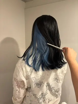 セミロング カラー mitsuki ブリーチモデルのヘアスタイル