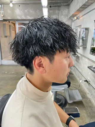 ショート カラー パーマ ヘアアレンジ メンズ 亀井隆汰/メンズ専門 パーマ/フェード可のヘアスタイル