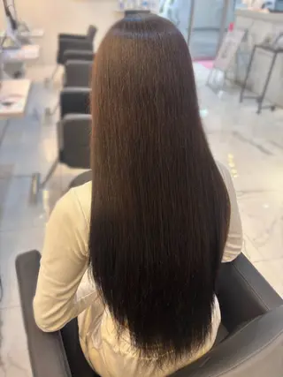 ロング 𝐿𝑒𝑒 四ツ橋 𝑅𝐴𝑁𝐴のヘアスタイル