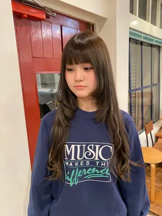 ロング ソノダ リコのヘアスタイル