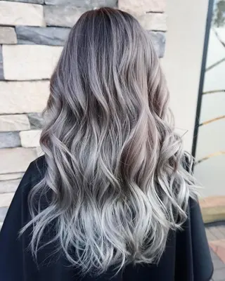 ロング カラー パーマ ヘアアレンジ 大阪レミーエクステ チビ編み込みのヘアスタイル