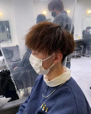 ショート カラー パーマ メンズ メンズパーマ特化 TAIGAのヘアスタイル