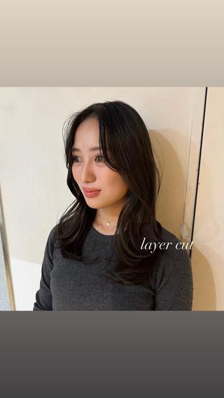 セミロング ななほ⌇レイヤー カット⌇透明感カラーのヘアスタイル