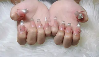 ネイル Demure リリス 銀座店のネイルデザイン