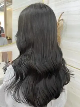 ロング カラー 💜eluあやね💜 🫧カラー・縮毛矯正のヘアスタイル